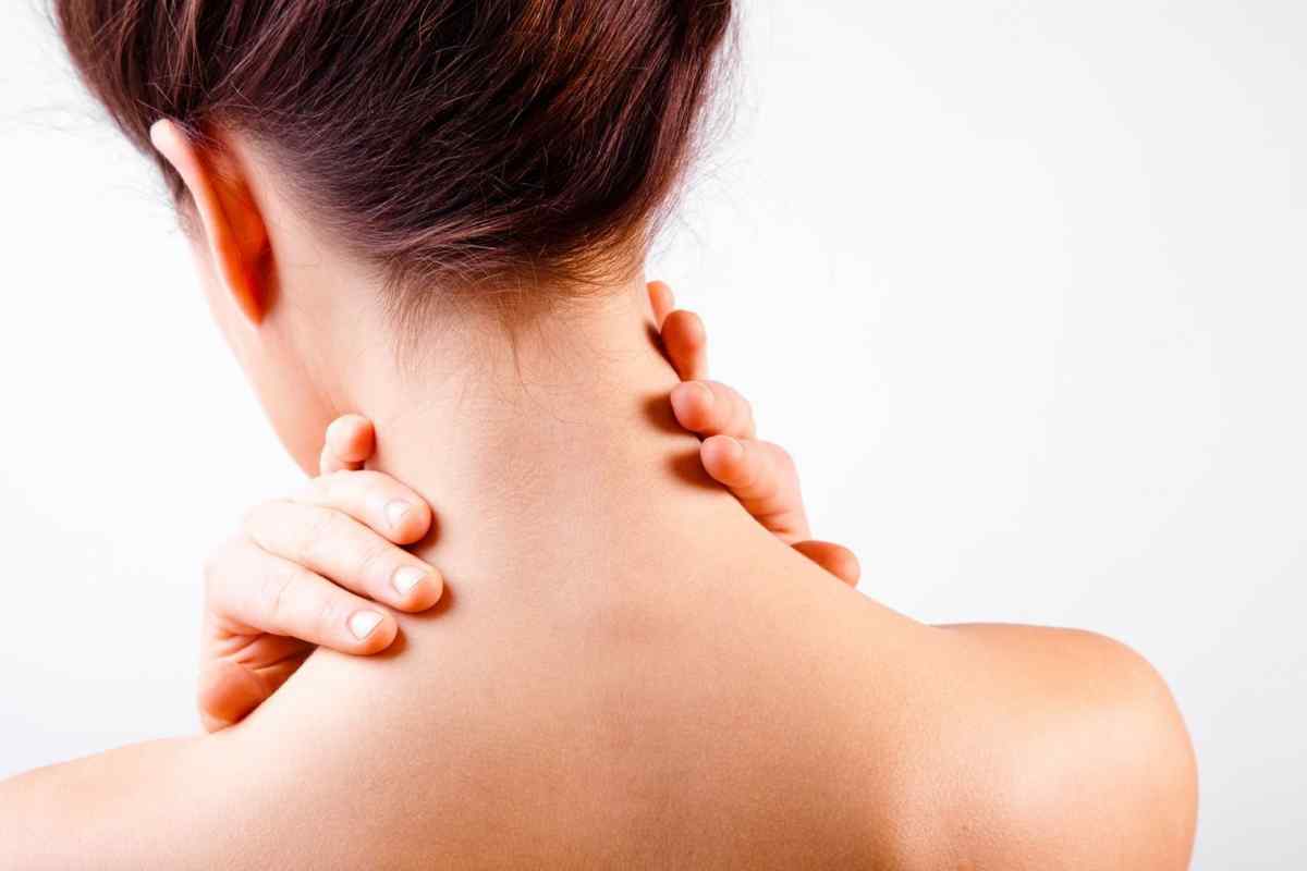 Як позбутися горба на спині: масаж, спеціальний комплекс вправ, регулярні заняття, свідчення та протипоказання