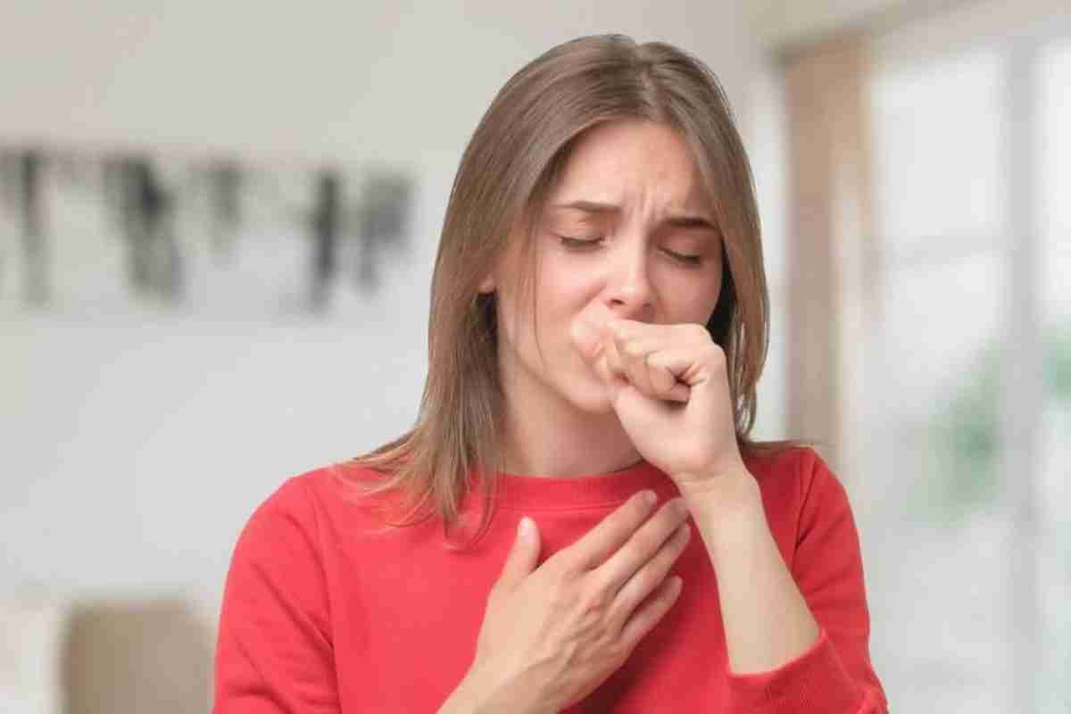 Що робити якщо першить у горлі, кашель замучив?