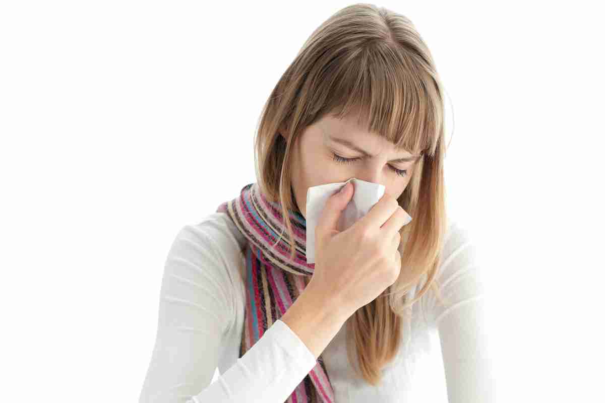 Нежить і чхання без температури: можливі причини, лікування