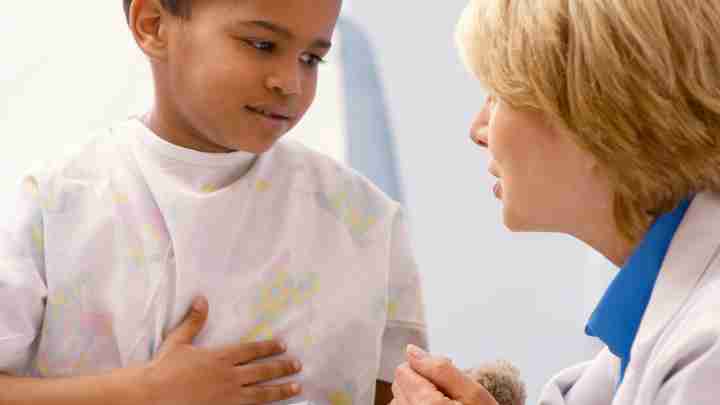 Клишоногі у дитини: лікування, причини, діагностика та профілактика