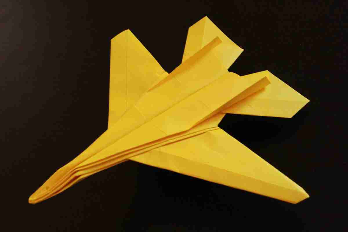 Орігамі-літаки: поради щодо виготовлення та схеми
