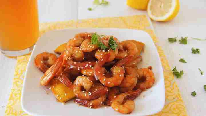 Китайська кухня: смажені креветки в соєвому соусі