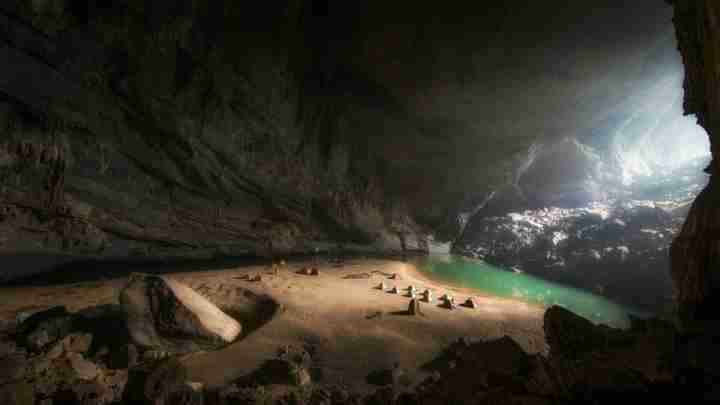 Шондонг (В 'єтнам) - найбільша у світі печера