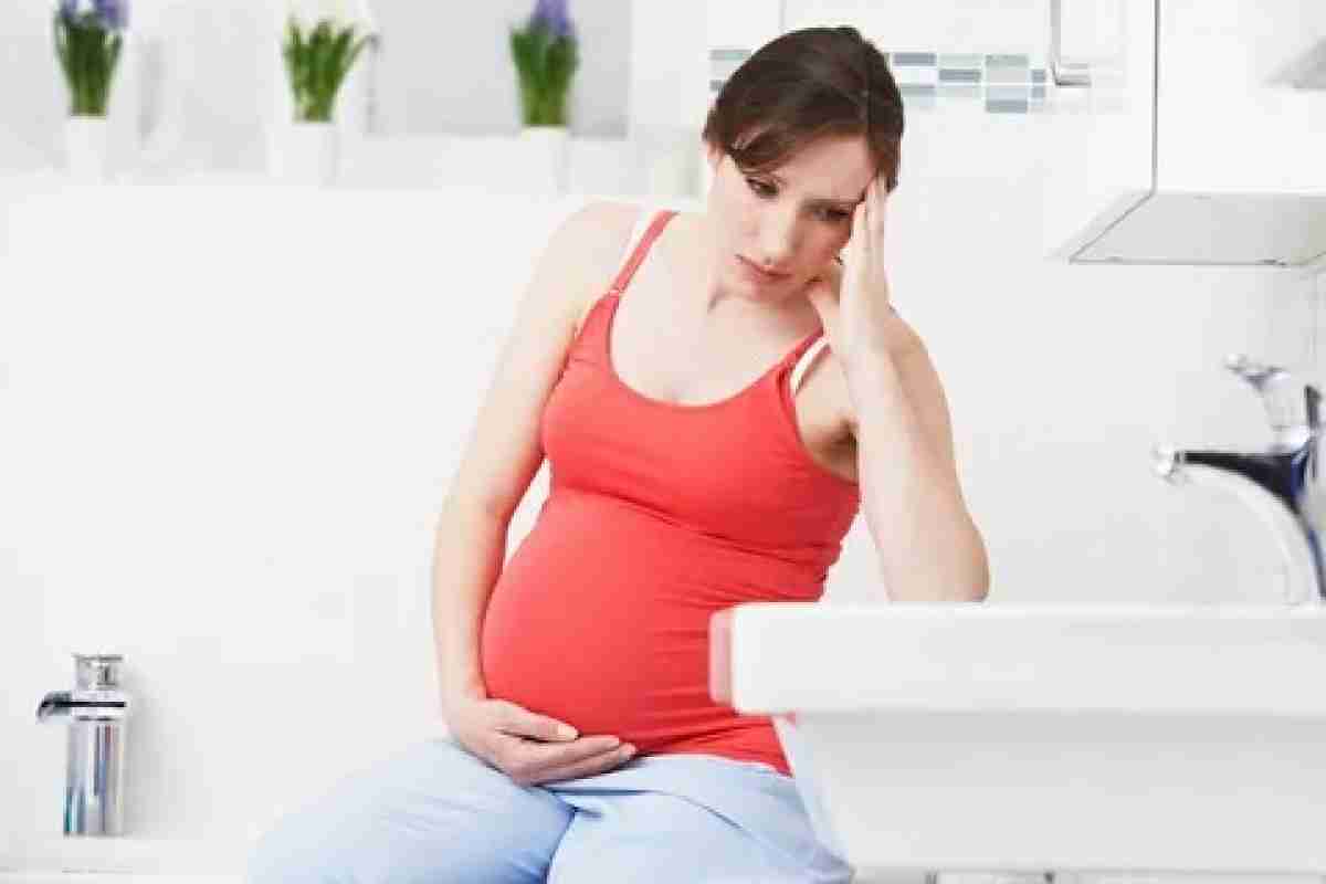Після місячних нудить: причини, чи може бути вагітність