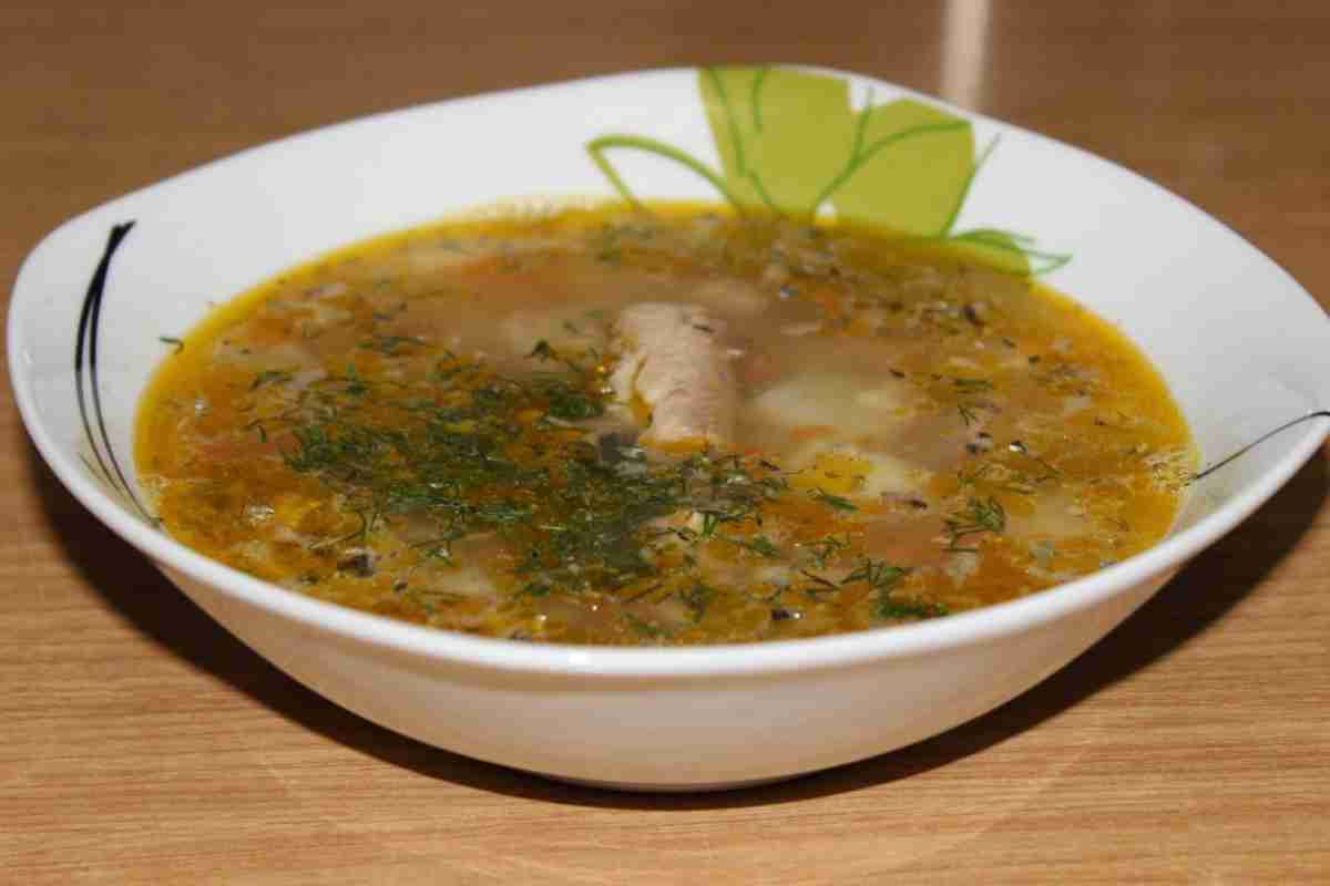 Суп з рибних консервів сайри