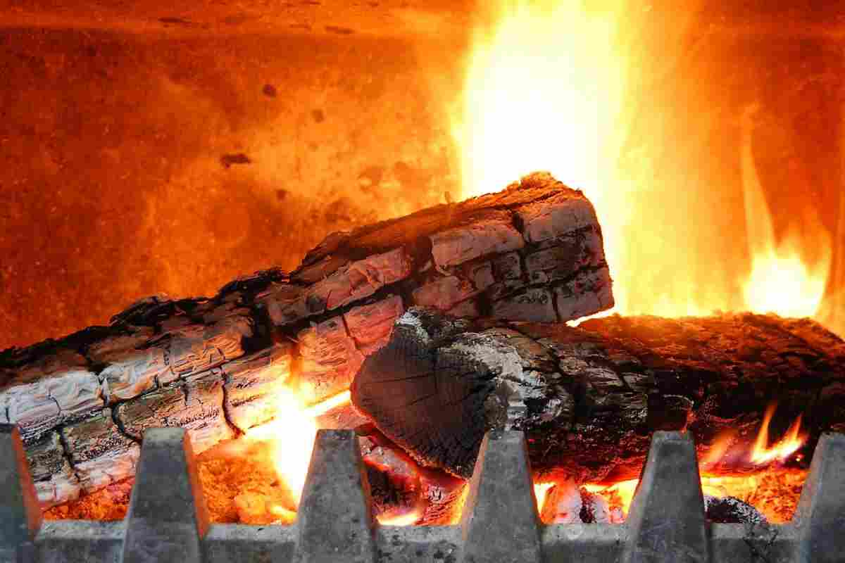 Температура горіння дров у печі: види деревини, порівняльні характеристики і значення теплового агрегату
