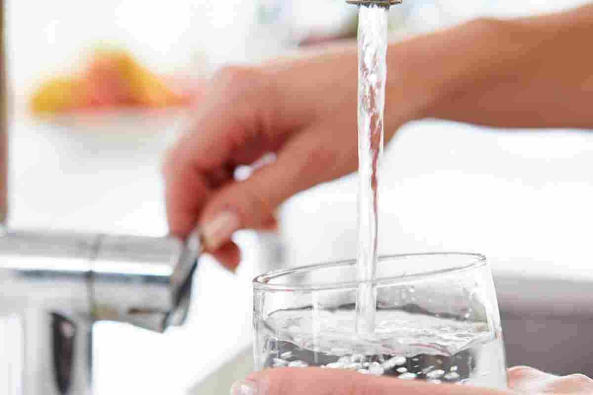 Іржава вода: причини, способи очищення, поради та рекомендації