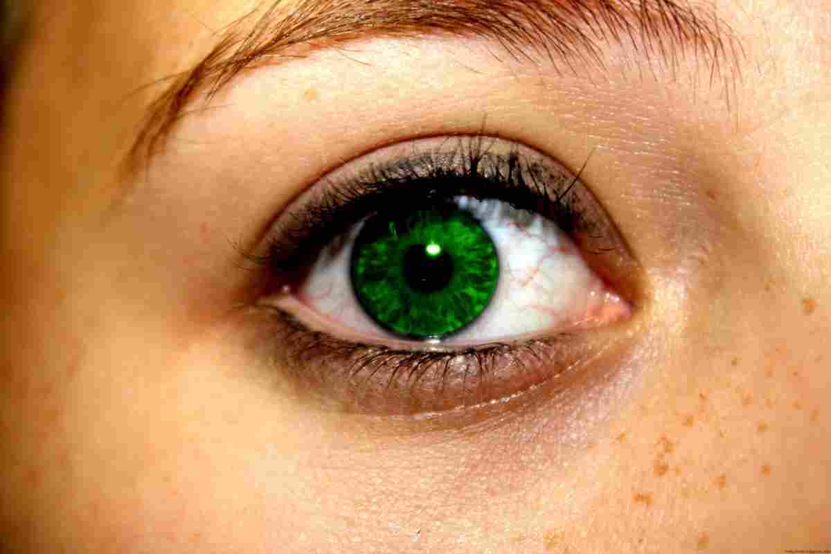 Як вибрати талісман залежно від кольору очей?