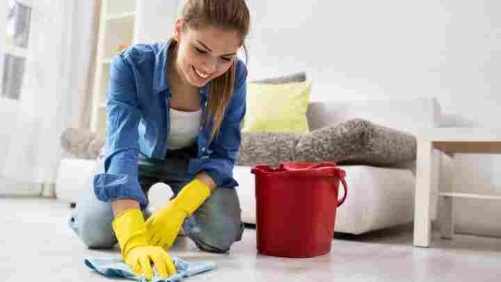 Чому не можна мити підлогу ввечері та інші прикмети про прибирання