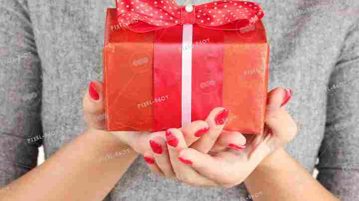 Як правильно приймати подарунки