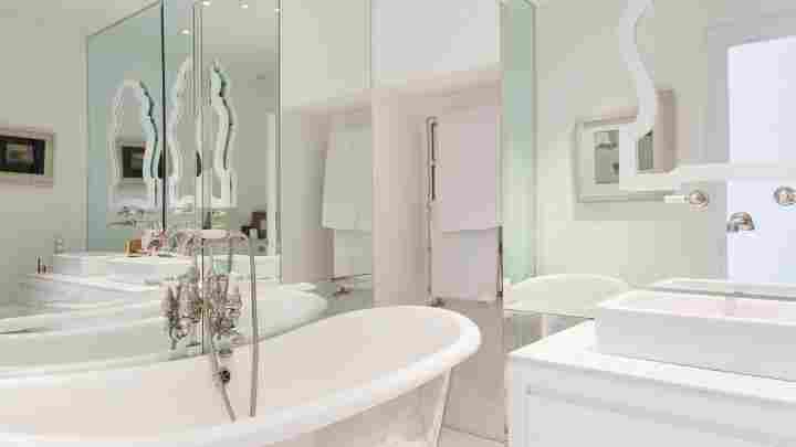 Білосніжна ванна кімната: підбір матеріалів