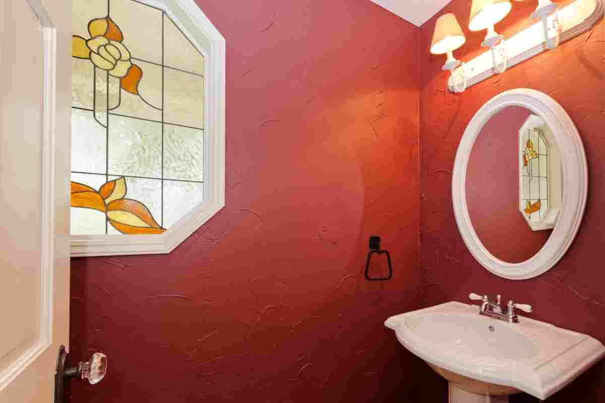 Якою фарбою можна пофарбувати стіни у ванній