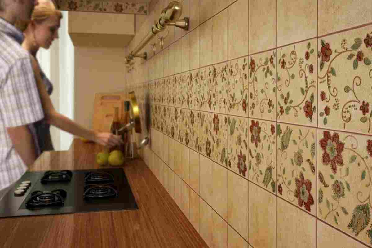 Кухонний фартук з плитки: тонкощі укладання