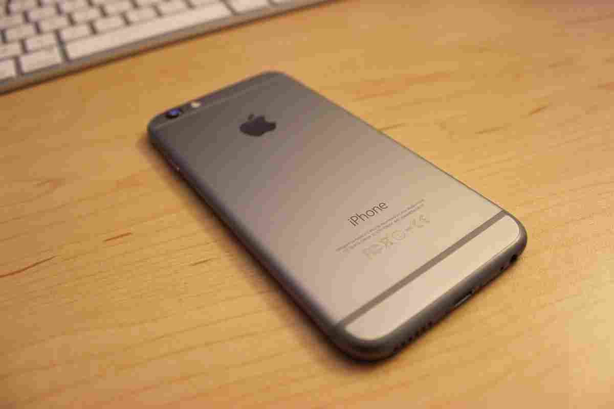 Інформатор Соні Діксон опублікував знімки прототипів двох версій iPhone 6