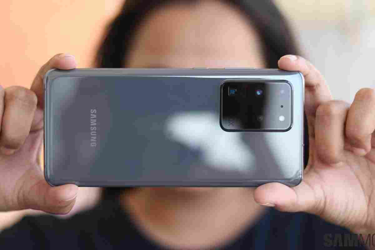 Нова версія Galaxy S20 здалася на сайті Samsung з потрійною камерою і 128 Гбайт пам'яті