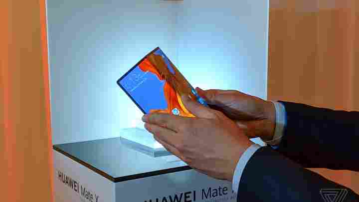 Huawei Mate X надійніший за Samsung? Названо фінальну ціну та обсяги виробництва