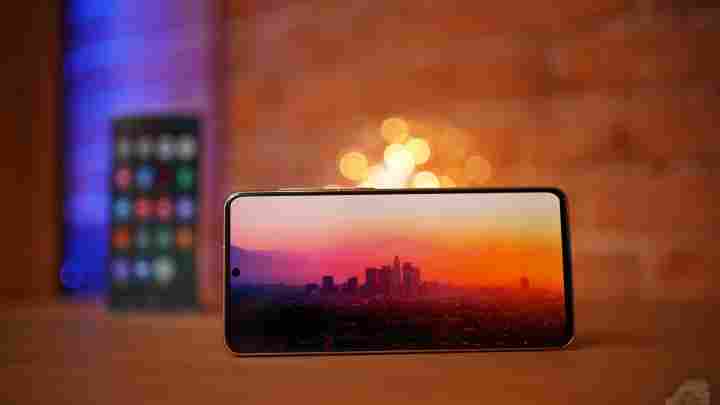 Смартфонам Galaxy S10 приписують наявність екрану з піксельною щільністю понад 600 PPI