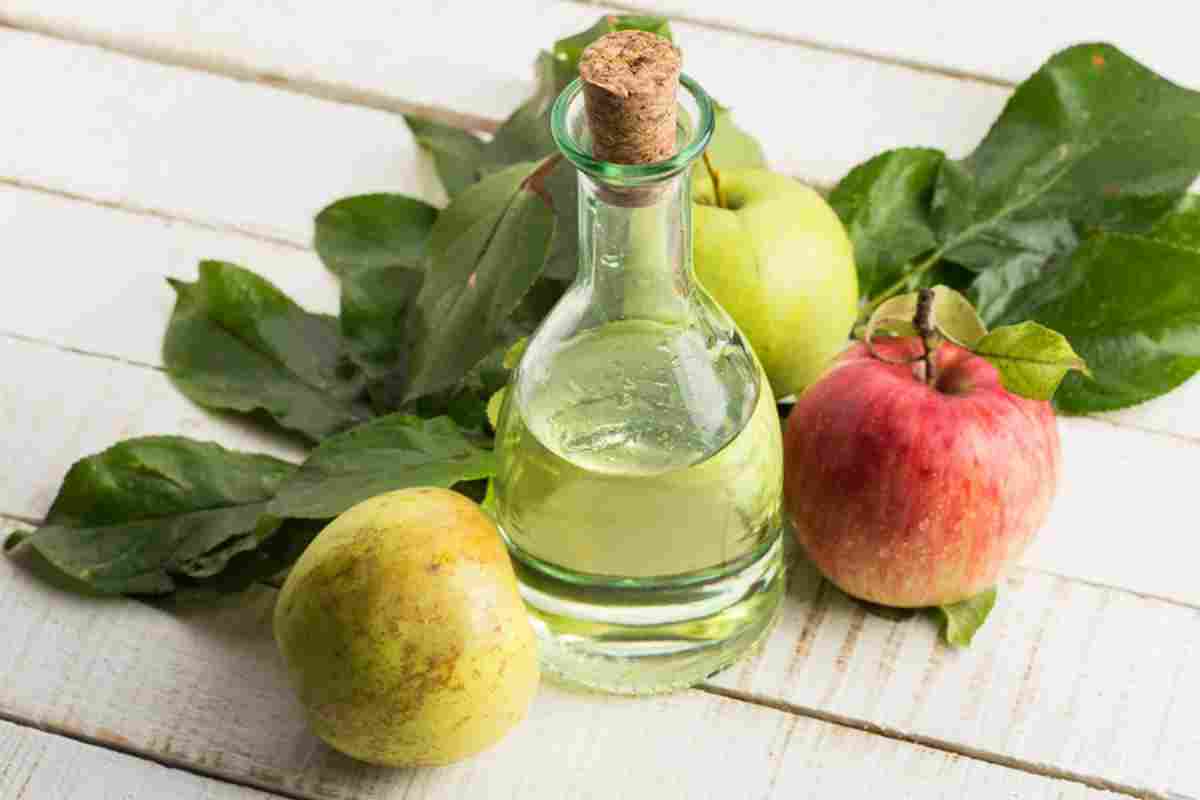 Яблучний оцет для волосся - найкращі рецепти для ефективного застосування