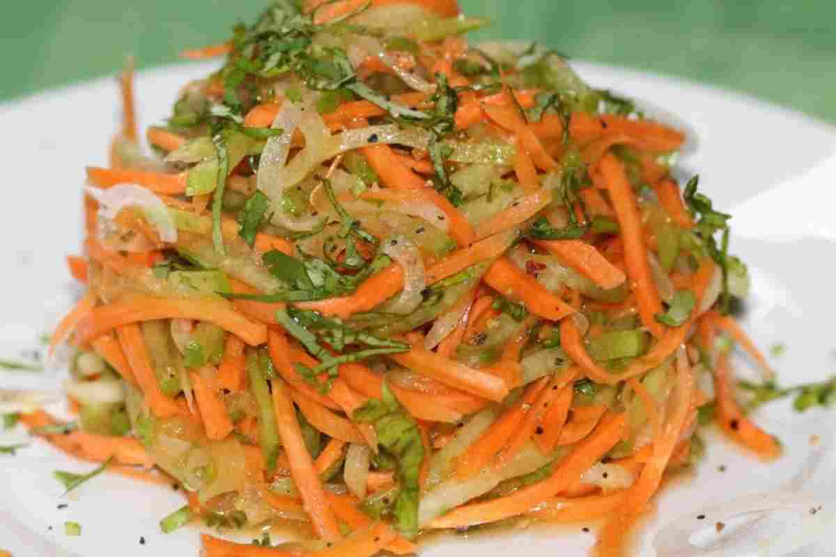 Салат з редьки і моркви