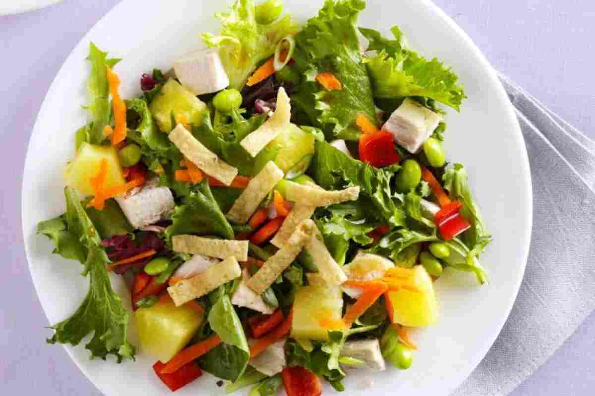 Салат з овочів зі сметаною