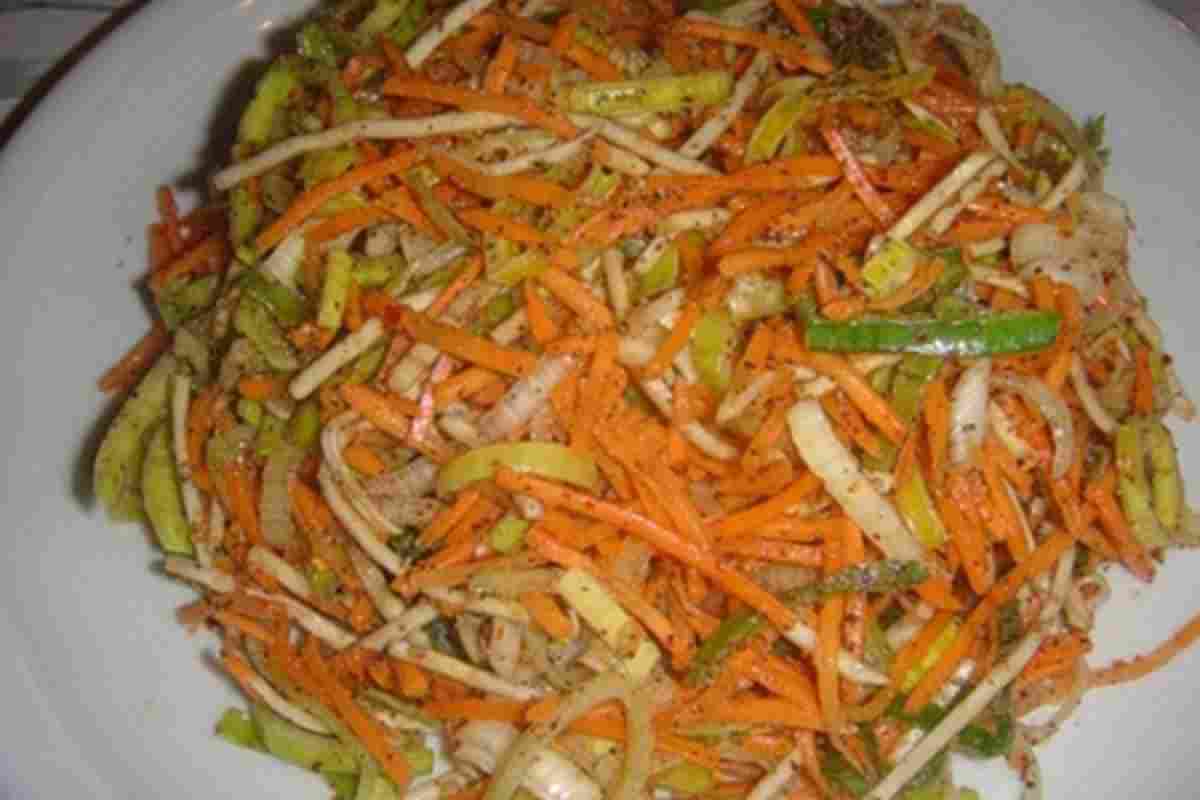 Салат з моркви з волоськими горіхами