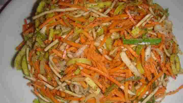 Салат з моркви з волоськими горіхами