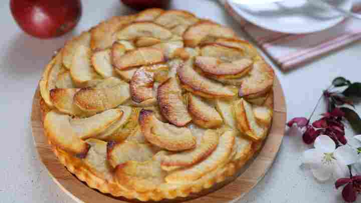 Пирог с яблоками на дрожжевом тесте