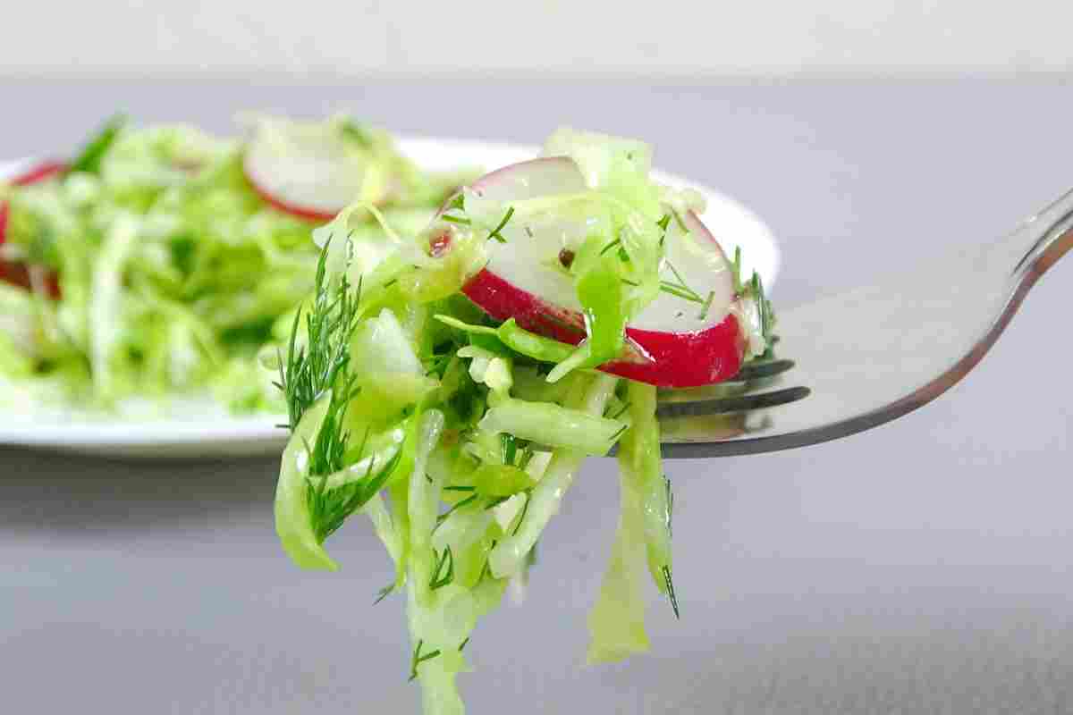 «Салат з редиски, огірка і пекінської капусти»