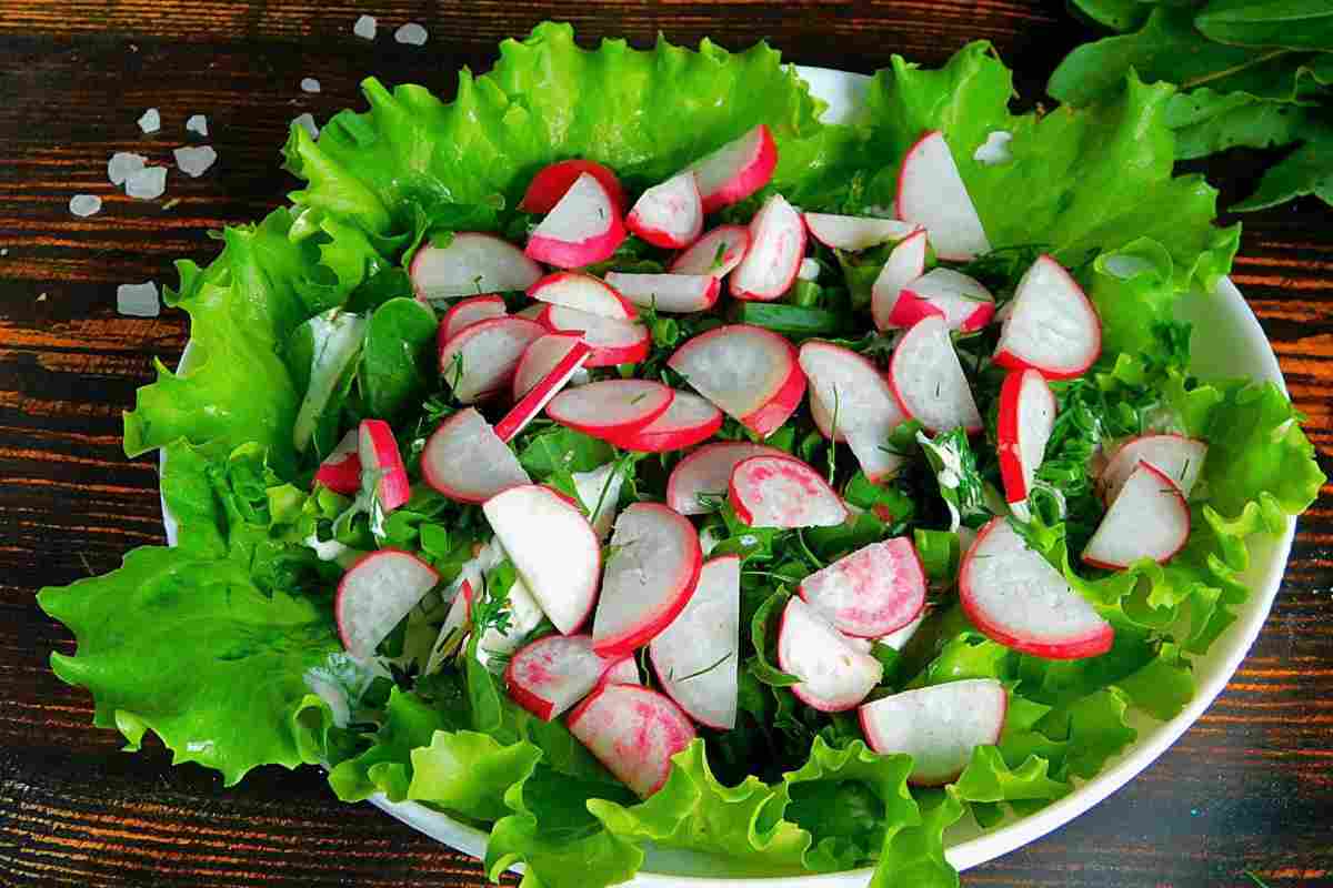 Салат з редису і огірка