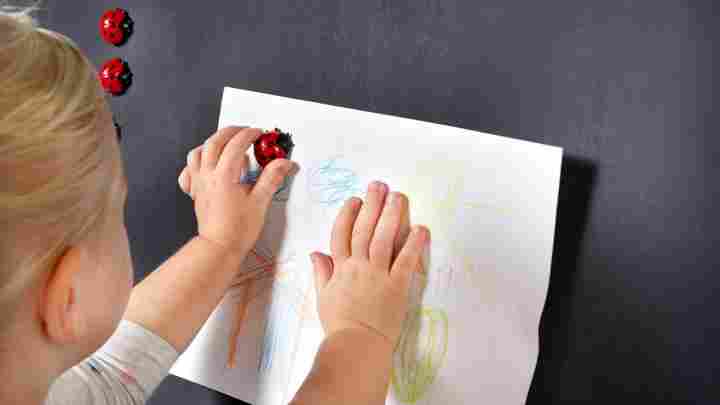 Як і що малювати пальчиковими фарбами з дитиною