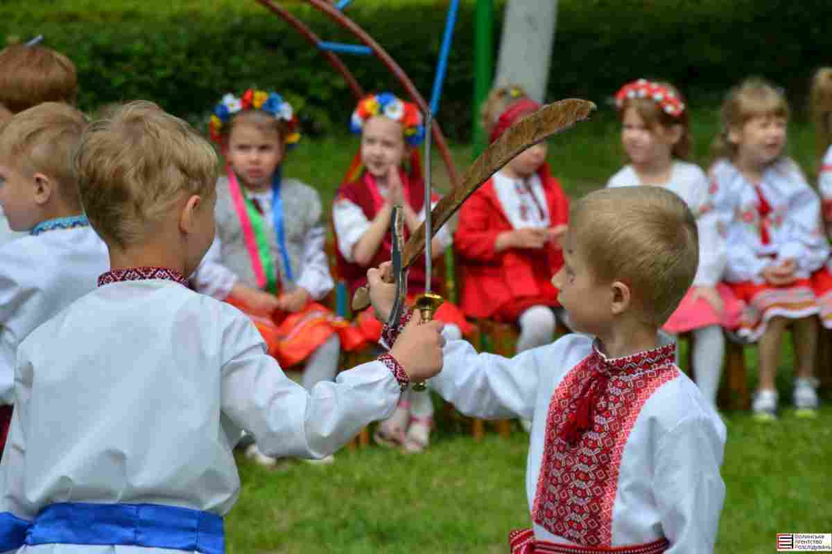 Традиції виховання дітей різних країн
