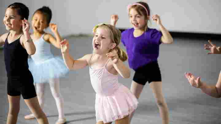 У скільки років віддати дитину в танці?
