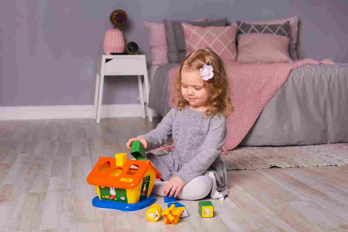 Колір іграшок впливає на дитину
