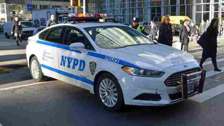 Ford пересадить американських поліцейських на гібридні авто