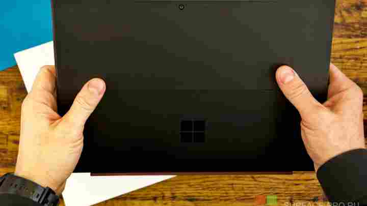 Прес-фото неанонсованого наступника планшета Surface Pro 4