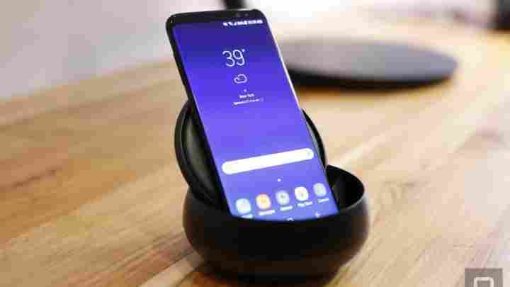 Док-станція Samsung DeX для Galaxy S8 вийде наприкінці квітня по $150