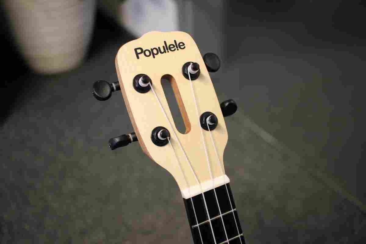 Смарт-гітара Xiaomi Mi Populele Smart Ukulele: коли немає слуху, але є бажання "