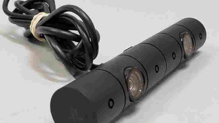 Деталі про аксесуари для PS4: підставка, навушники, нова камера і контролер 