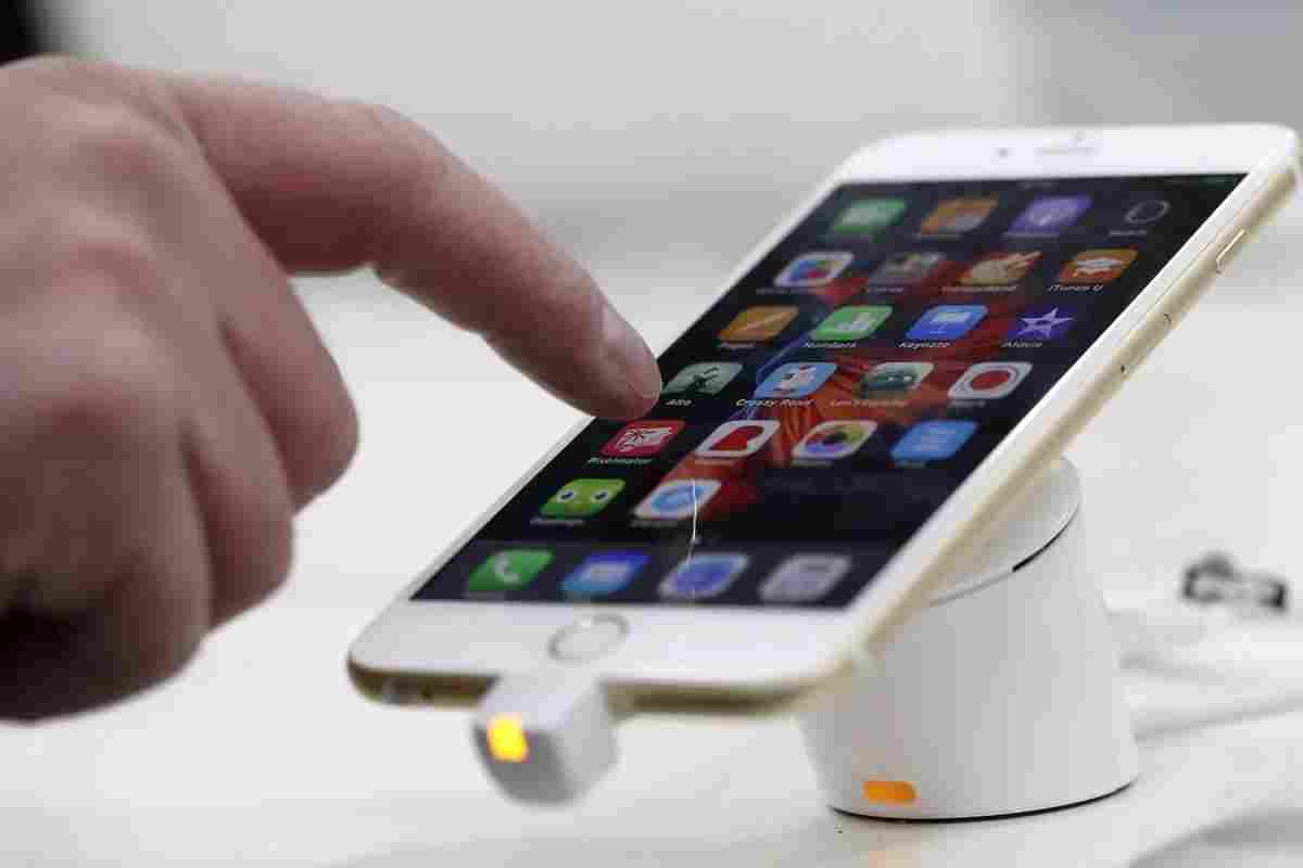 Apple повідомила про рекордні продажі iPhone і найвищу виручку