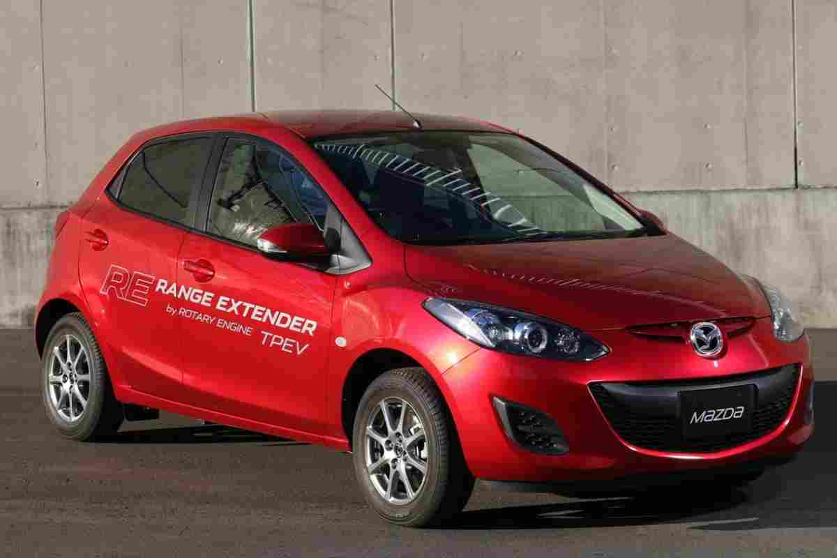 Mazda назвала терміни випуску електромобілів