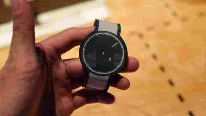 Sony FES Watch U: новий годинник з дисплеєм і ремінцем на основі електронного паперу 