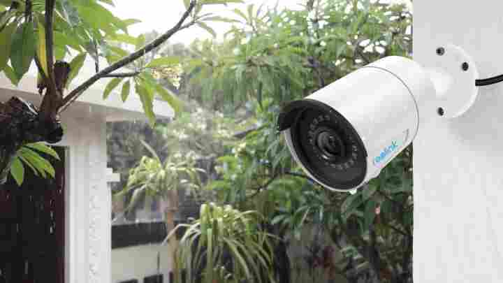 YI Outdoor Camera 1080p - захищена від води камера спостереження за $100