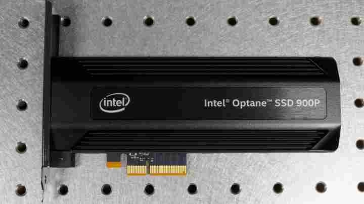 Intel вживу показала ефективність роботи SSD Optane на пам'яті 3D XPoint