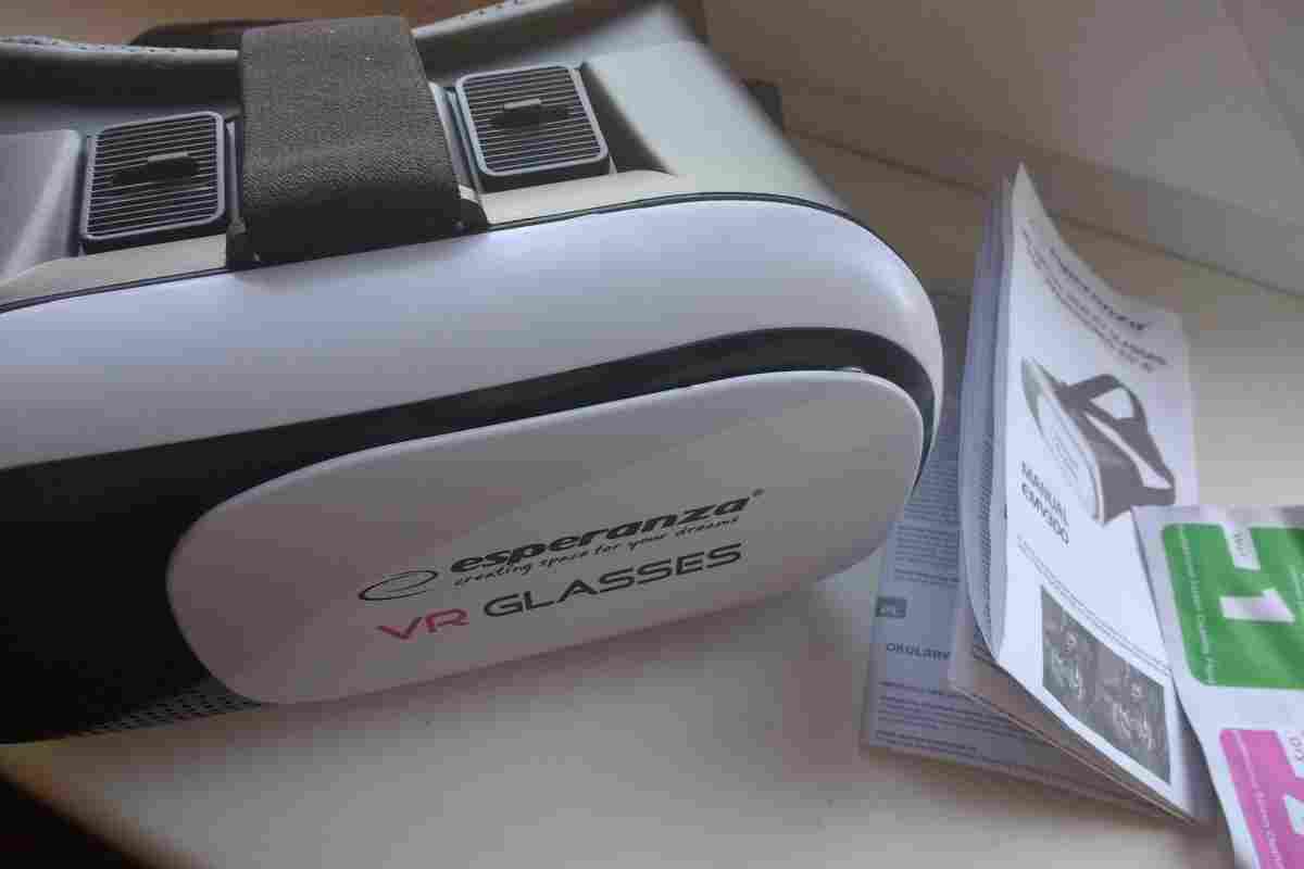 Шолом VR 3Glasses D2 Vanguard Edition продається в Японії за ціною $350