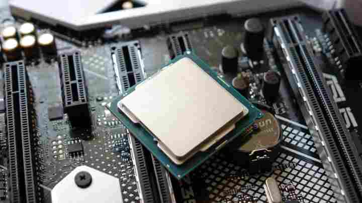 Аналітики: Intel скорочує виробництво внаслідок низького попиту на ПК
