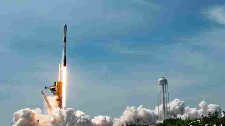 Запуски ракети Falcon 9 відновлять у грудні