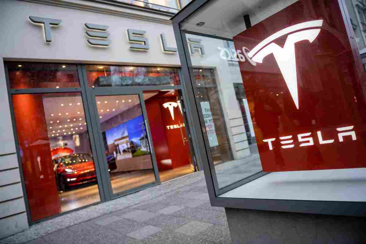 Tesla зазнає збитків 11 кварталів поспіль