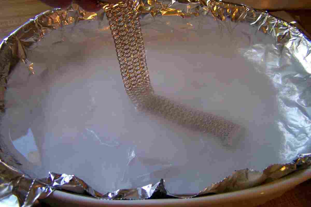 Як чистити срібло содою