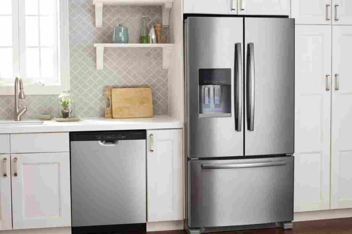 Плюси і мінуси холодильників з прозорими дверима