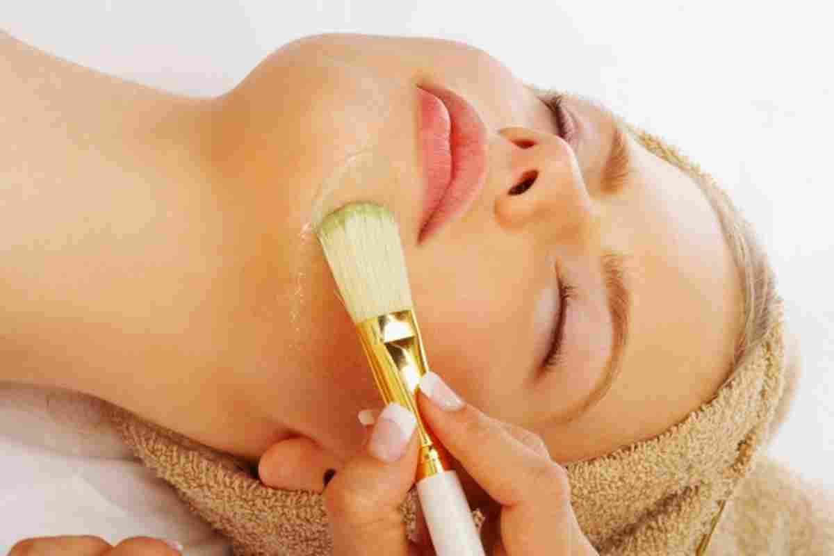 Як зробити медовий масаж для обличчя